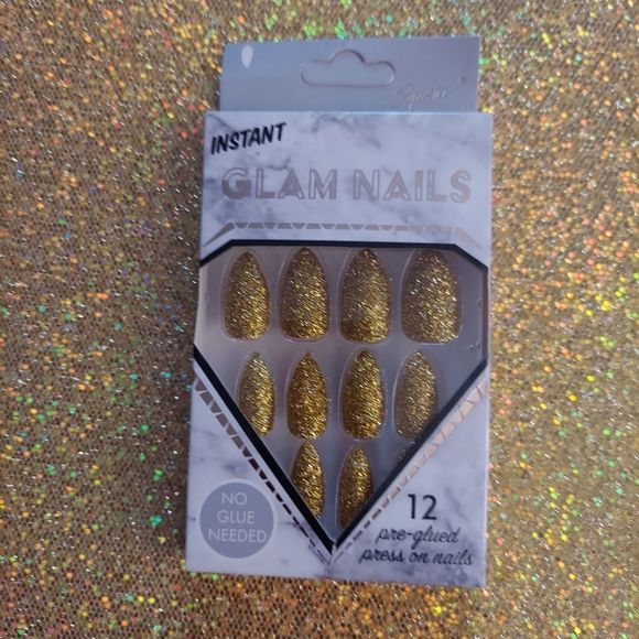 Other - Glittery Almond Shaped Press On Nails